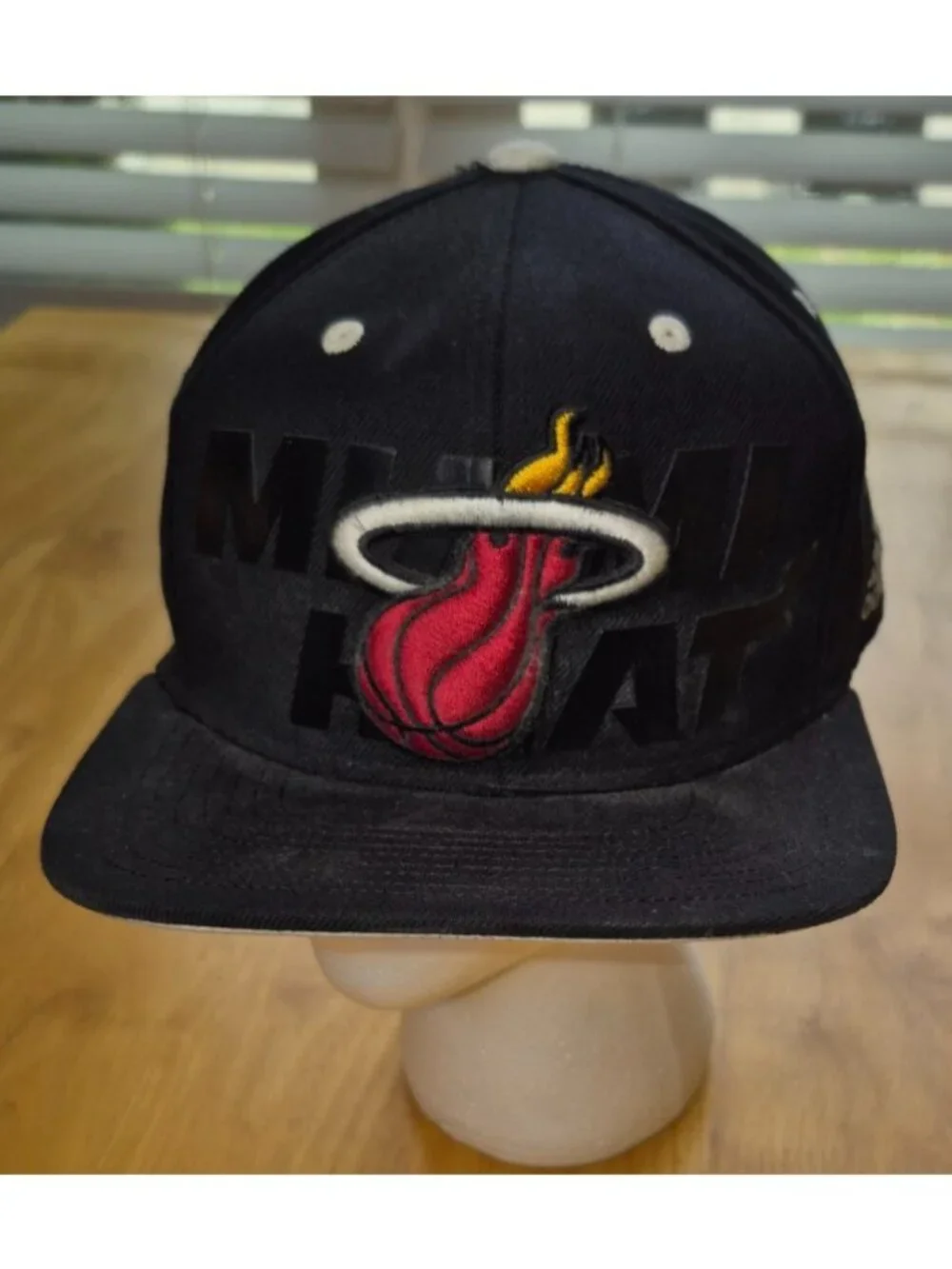 Adidas Miami Heat NBA Official Draft Day Snapback Cap - Basketball